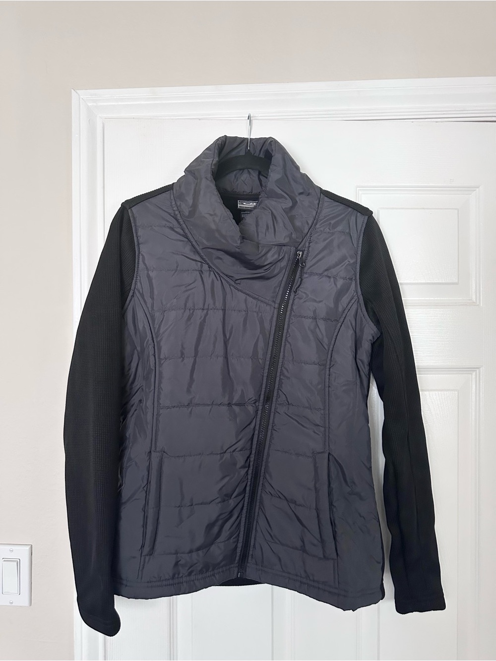 Like new! Lightweight Quilted Asymmetric Zip Jacket - Black/Grey